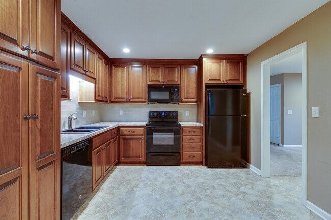 Building Photo - 2808 Ridge Ct