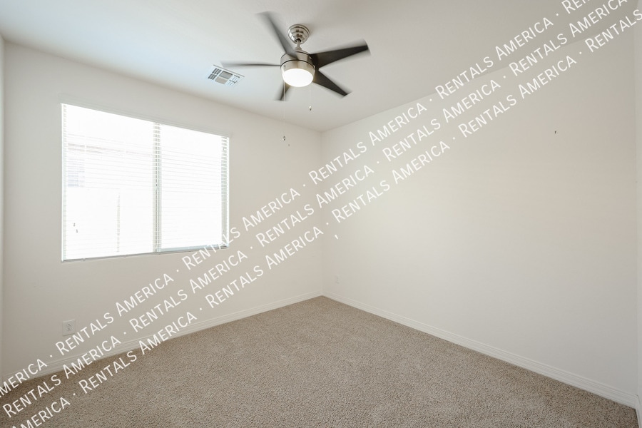 Building Photo - 3710 E Lodgepole Dr