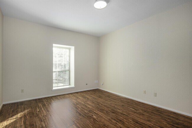 Building Photo - 2400 N Braeswood Blvd