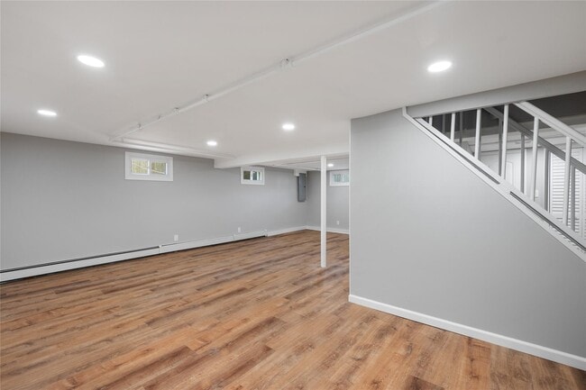 Building Photo - 258 Gilling Rd