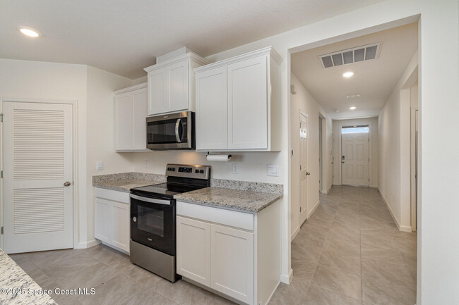 Building Photo - 6714 Topaz Dr