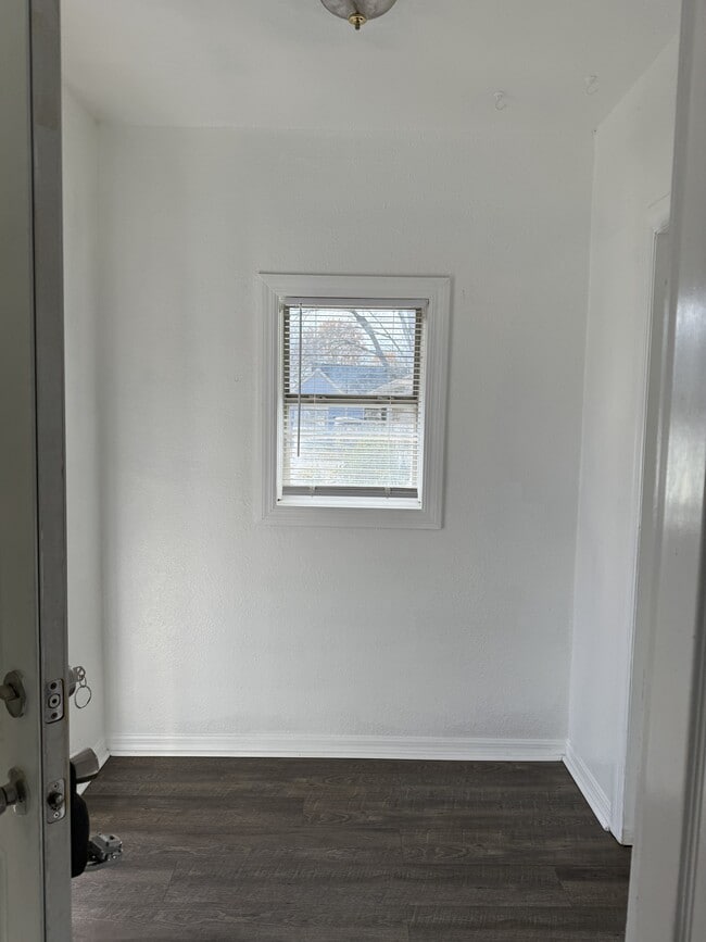 Building Photo - 306 N Cleveland Ave