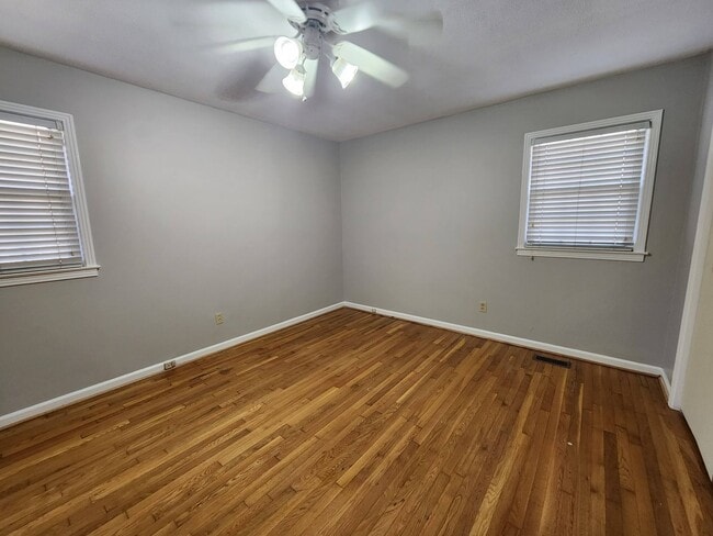 Building Photo - Spacious 3-Bedroom Brick Home with Two Living Areas & Fenced Backyard!