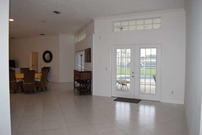 Building Photo - Fully furnished 3 bedroom 3 Bath POOL home in Sandpiper Bay
