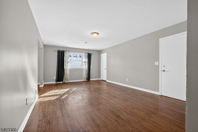 Building Photo - 17 Union Ave