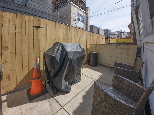 Building Photo - 1029 Fernon St