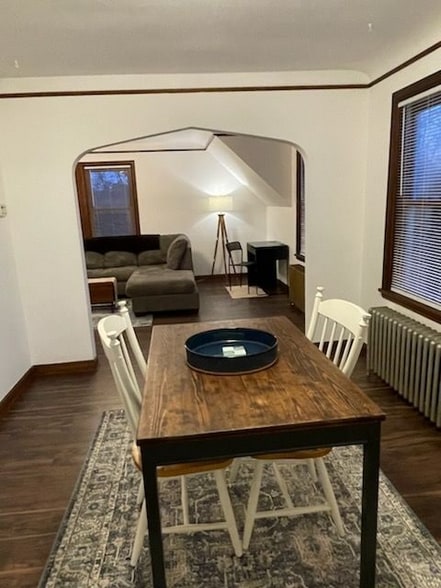 Building Photo - 25 Delos St W