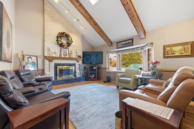 Building Photo - 912 Stonebridge Way