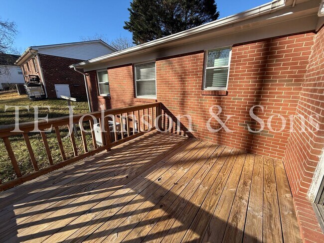 Building Photo - Charming 3BR/2BA Home with Hardwood Floors, Bonus Room & Outdoor Living
