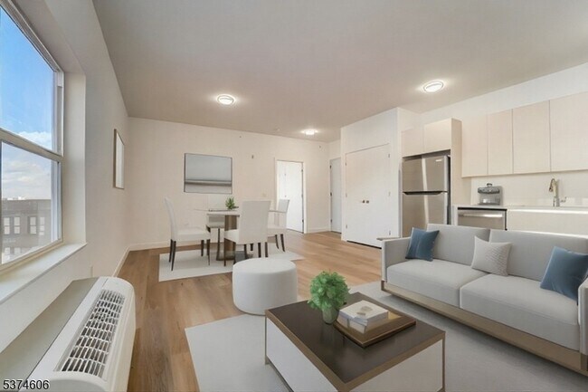 Primary Photo - 48 Chadwick St