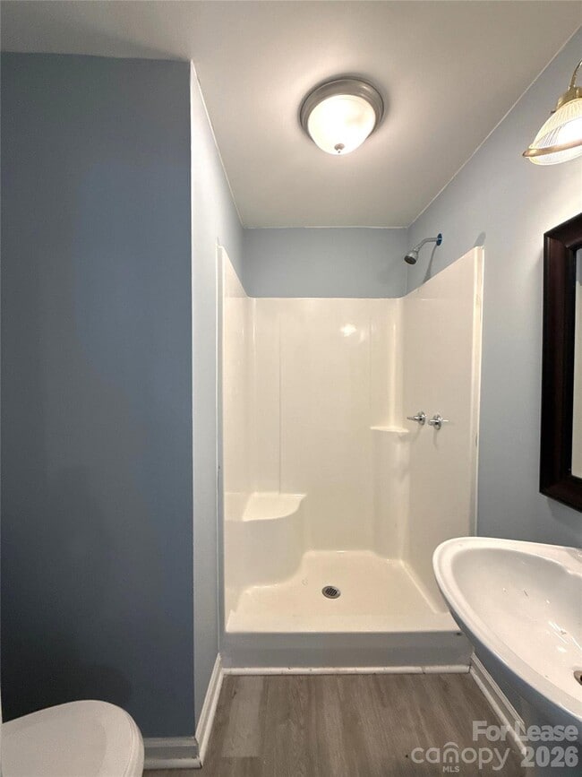 Building Photo - 207 Bradford Dr