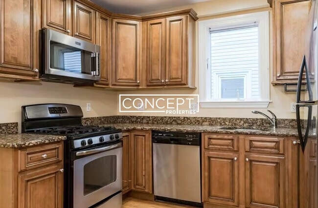 Primary Photo - 166 Boylston St