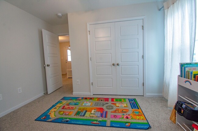Building Photo - Coming Soon! 3 Bedroom 2 Bath with Bonus!