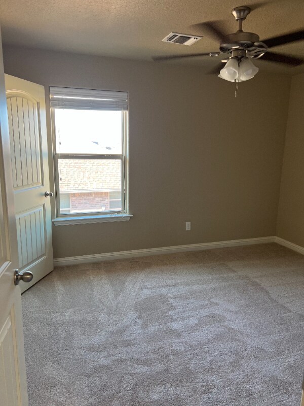 Building Photo - 907 Dart Ct