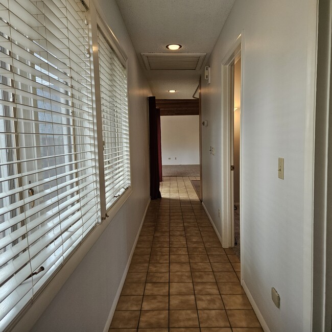 Building Photo - 81 Kincardine Dr