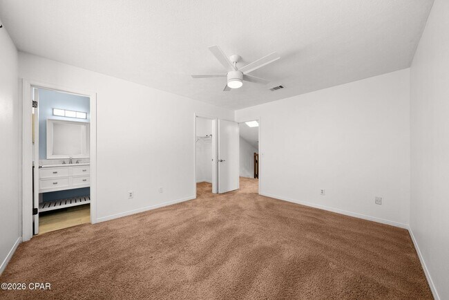 Building Photo - 6504 N Lagoon Dr