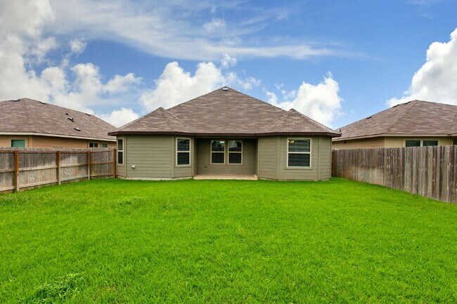 Building Photo - "Charming 3-Bed, 2-Bath Home in Bryan, TX!"