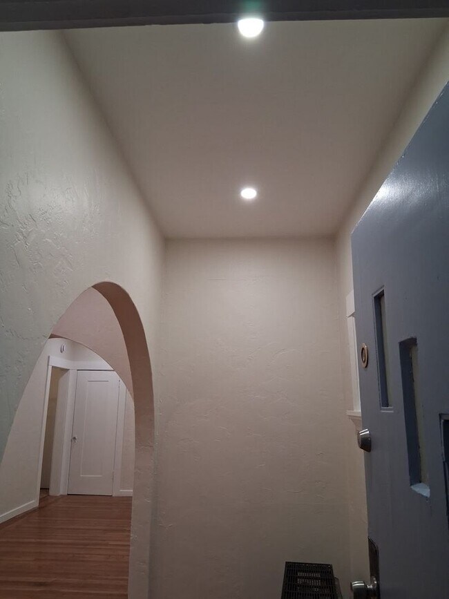 Building Photo - 522-526 33rd Street