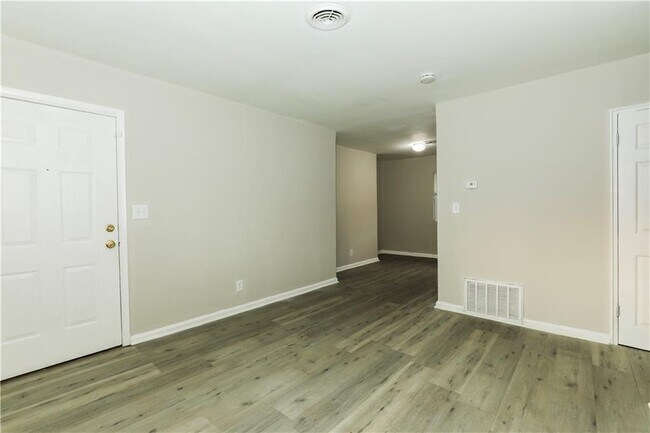 Building Photo - 2825 Belvedere Ln