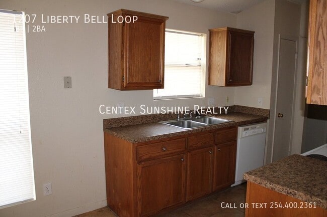 Building Photo - 1207 Liberty Bell Loop