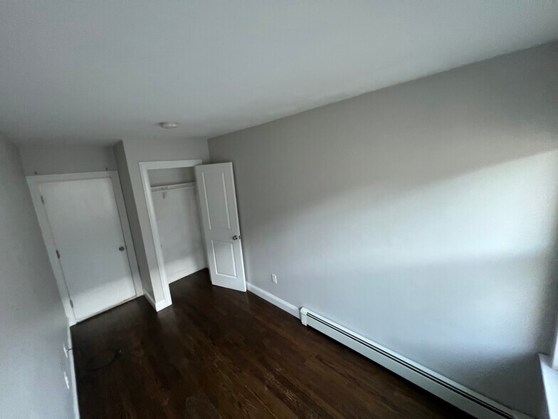 Building Photo - 66 Safford St