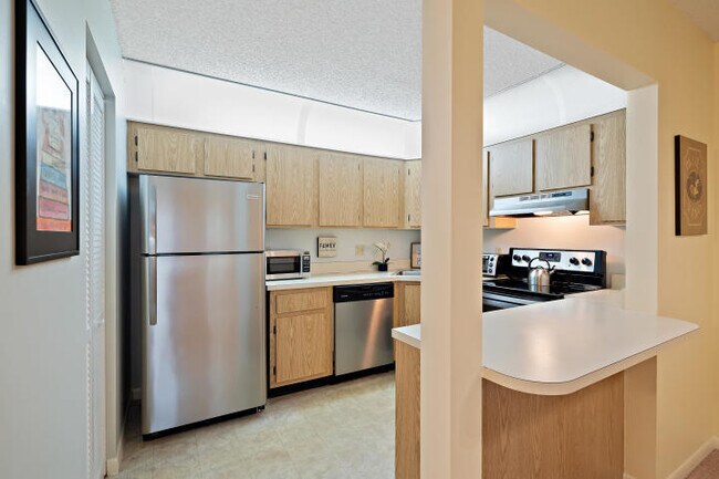 Building Photo - 441 Pine Glen Ln