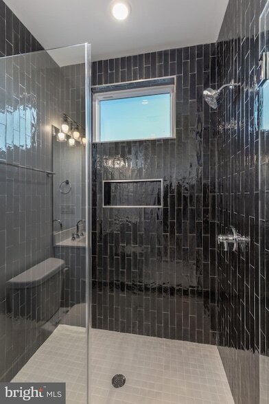 Building Photo - 710 N 16th St