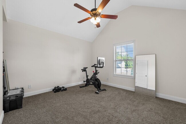 Building Photo - 420 N Magnolia Dr