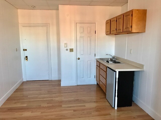 Building Photo - 272 Newbury St