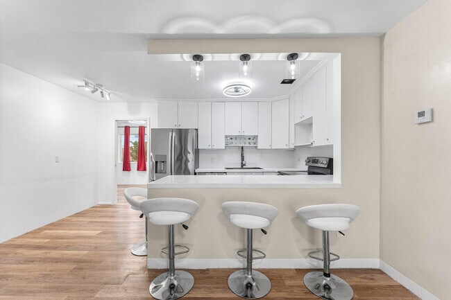 Building Photo - 4780 NE 8th Terrace