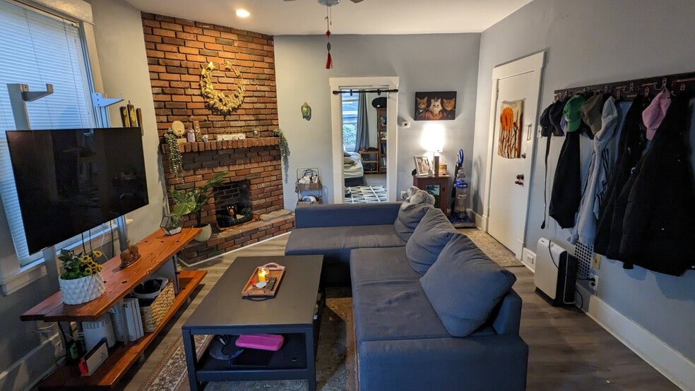 Building Photo - 615 Greenfield Ave