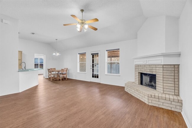 Building Photo - 8464 Ruthette Dr