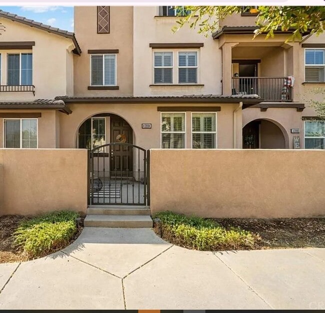 Building Photo - 40884 Lacroix Ave
