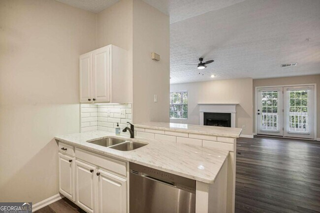 Building Photo - 1371 Keys Crossing Dr NE