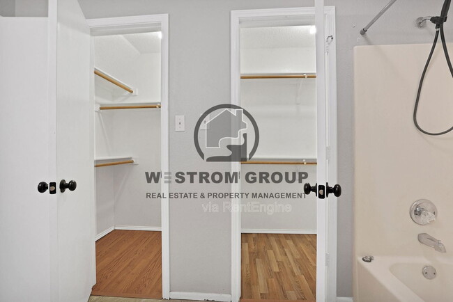 Building Photo - 1115 Stone Creek Dr