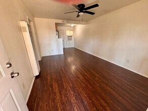 Building Photo - 205-205 Valley View Dr