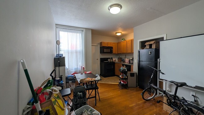 Building Photo - 1363 Commonwealth Ave