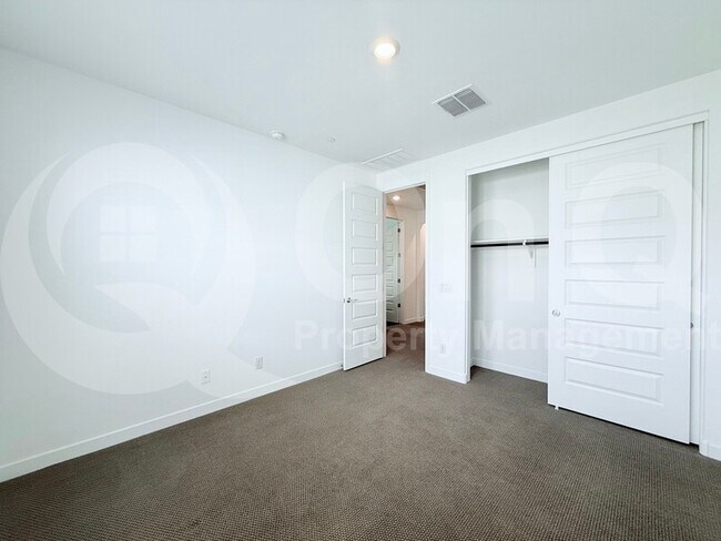 Building Photo - 4077 S Sabrina Dr
