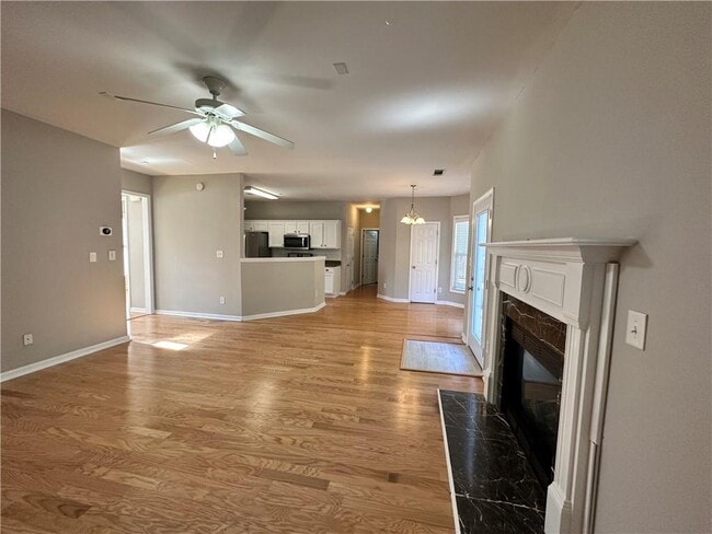 Building Photo - 2403 Walnut Tree Ln