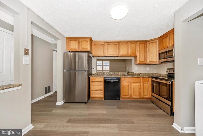 Building Photo - 103 Savannah Ct