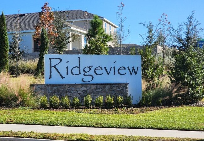 Building Photo - Gorgeous 3-Bedroom, 2-Bathroom Home in Cle...