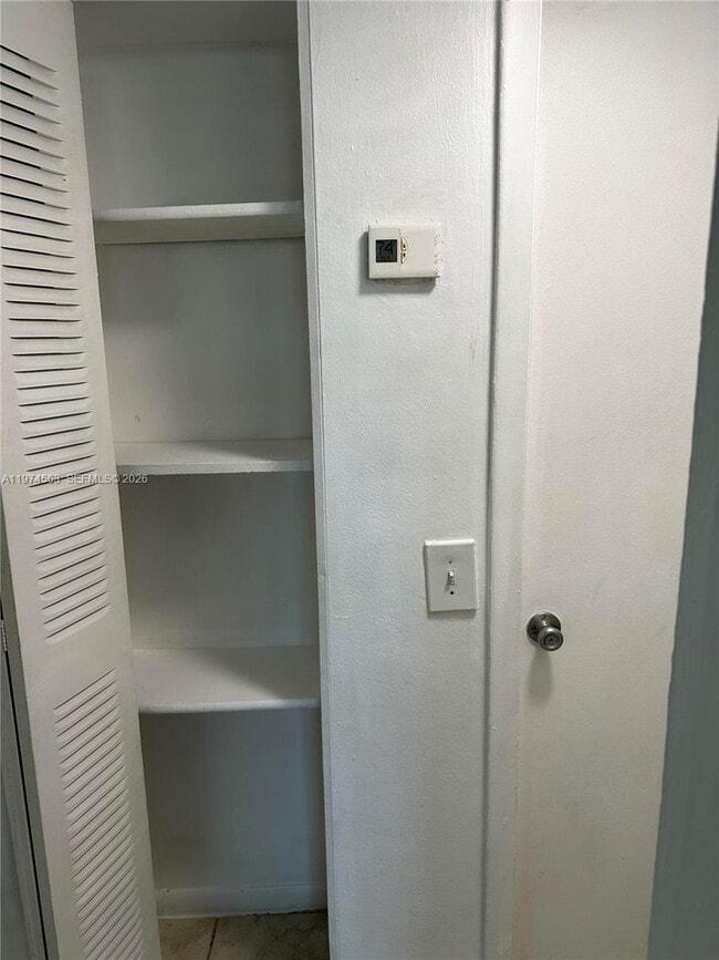 Building Photo - 1801 S Treasure Dr