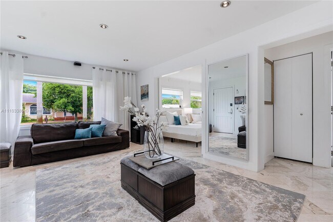 Building Photo - 1622 Mayo St