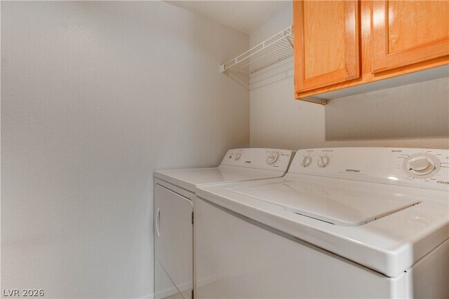 Building Photo - 690 Ambling Gait Ave