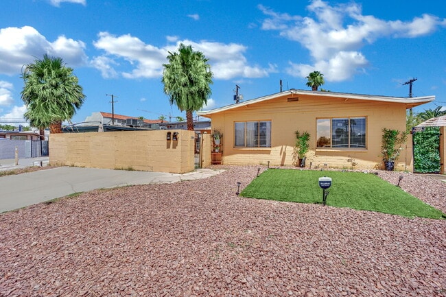 Building Photo - 1304 Rexford Pl