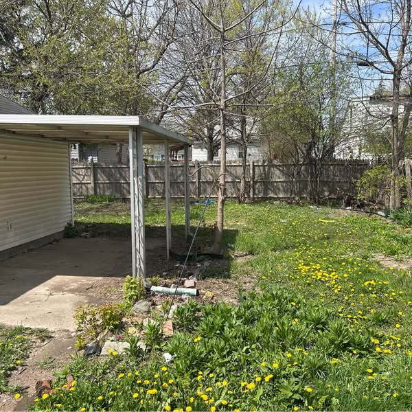 Building Photo - Nice 2 Bedroom 1 Bath Single Family on a Q...