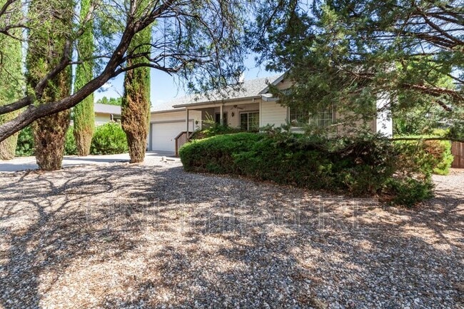 Building Photo - 10305 E Oak Creek Valley Dr