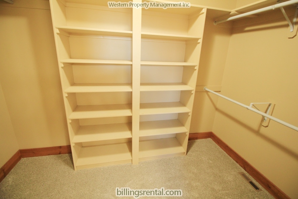 Master Walk-In Closet - 2027 Lakehills Dr