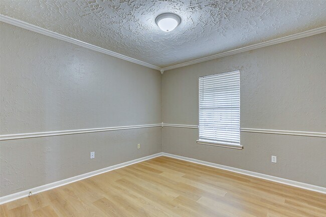 Building Photo - 31103 Alice Ln