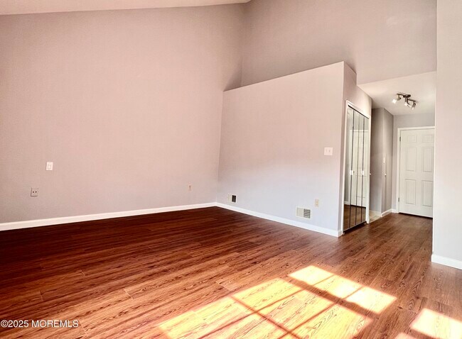 Building Photo - 163 Colony Ln